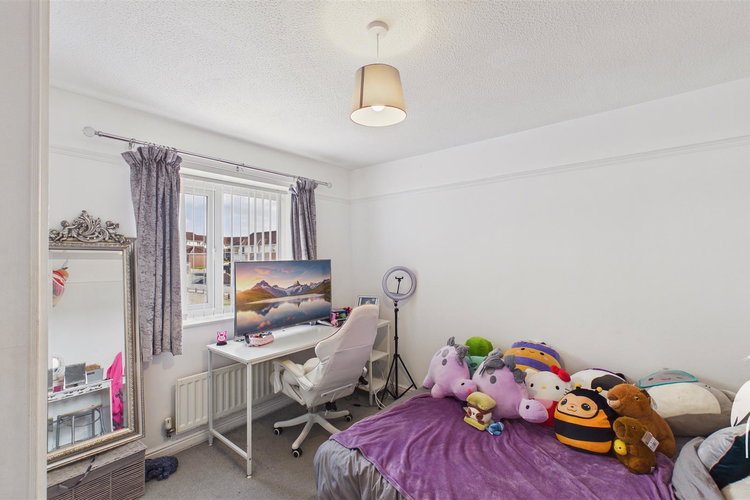 Bedroom 1 - Picture 10 of 15