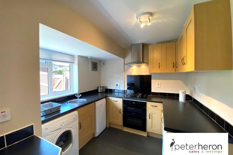 Kitchen - Picture 4 of 9