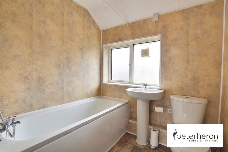 Bathroom - Picture 8 of 9