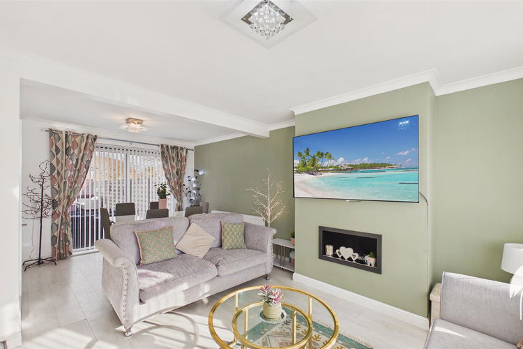 Lounge - Picture 4 of 34