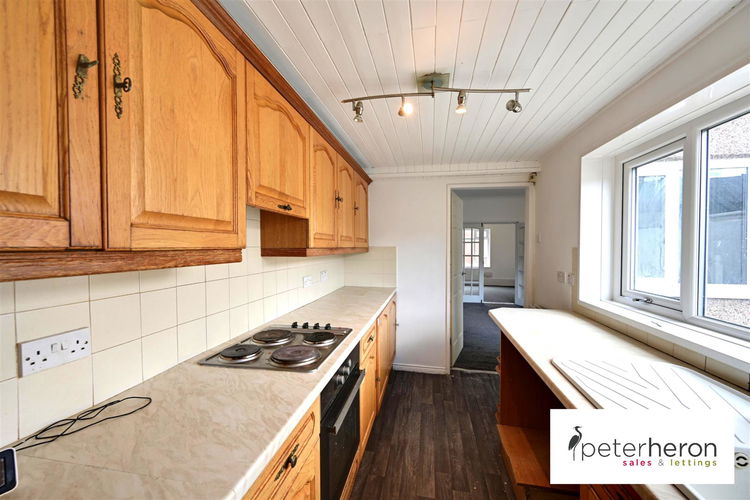 Kitchen - Picture 7 of 14