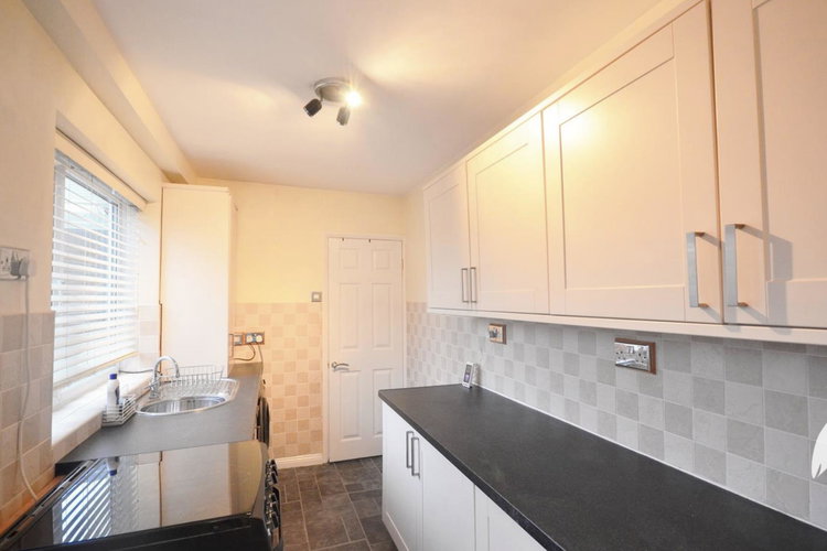 Kitchen - Picture 5 of 12