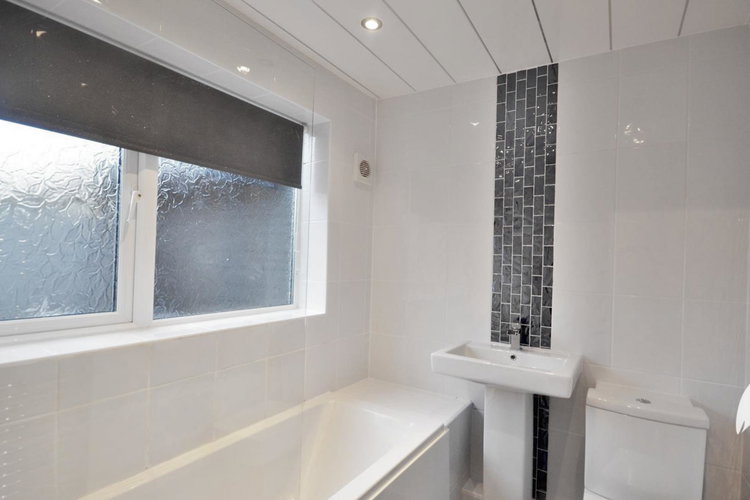 Bathroom - Picture 7 of 12