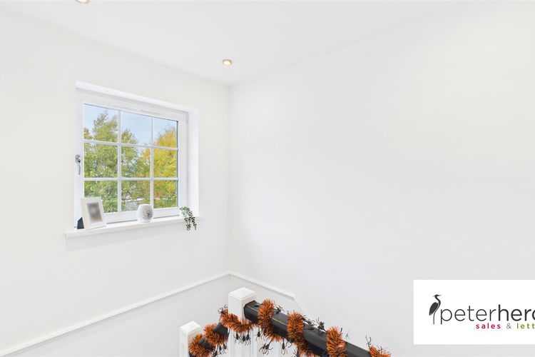 First Floor Landing - Picture 29 of 45