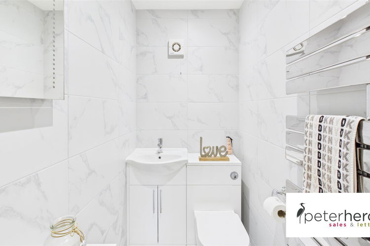 Seperate WC - Picture 35 of 45