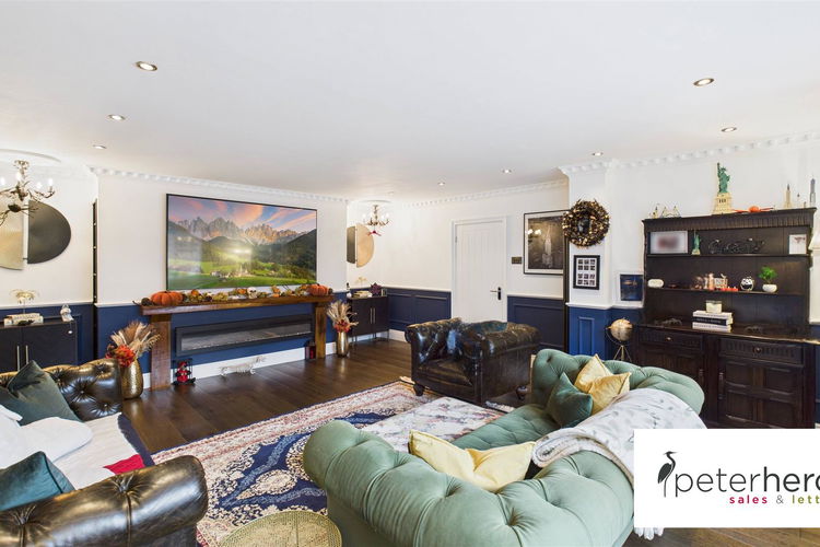 Lounge - Picture 5 of 45