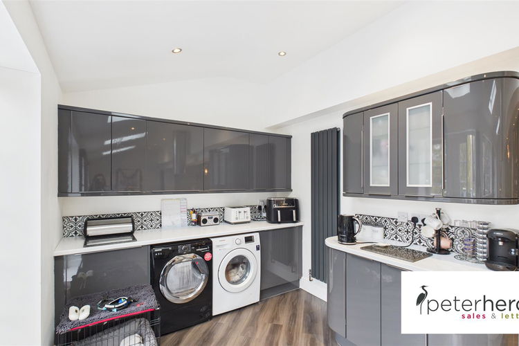 Open Plan Kitchen/Living & Dining Area - Picture 9 of 45