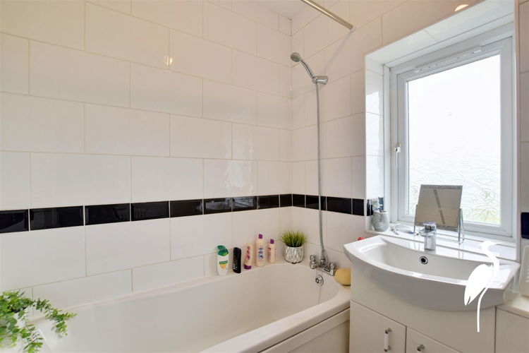 Bathroom - Picture 16 of 20