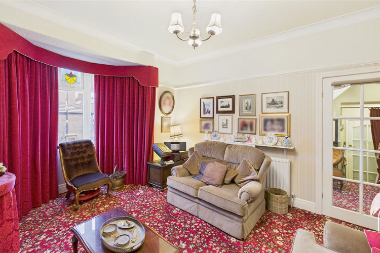 Lounge - Picture 3 of 34