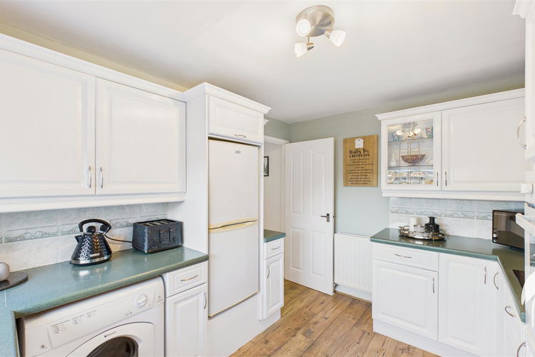 Kitchen - Picture 5 of 17