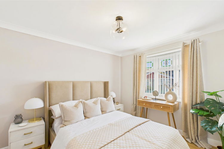 Bedroom 1 - Picture 8 of 17