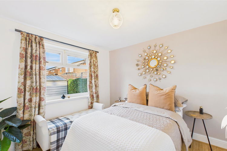 Bedroom 2 - Picture 10 of 17