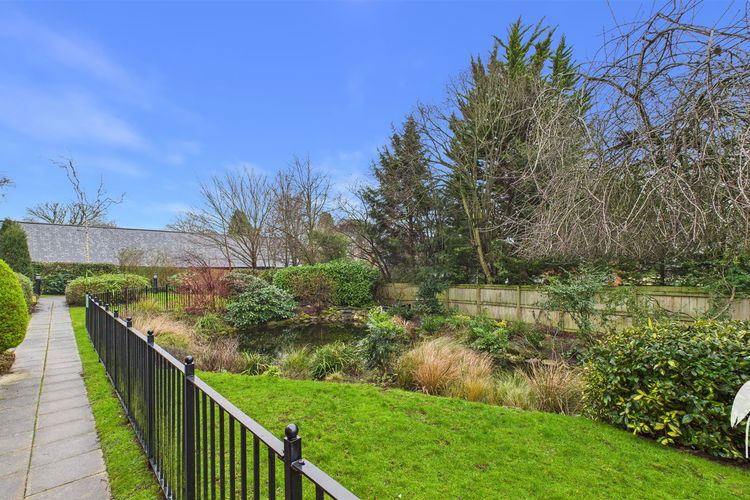 Outside - Picture 26 of 32