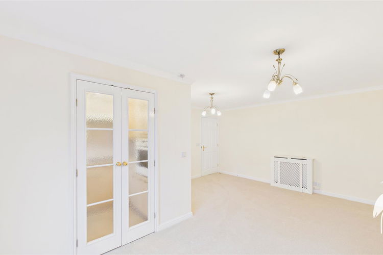 Lounge - Picture 4 of 32