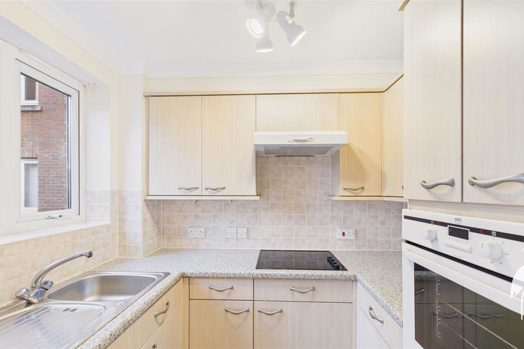 Kitchen - Picture 5 of 32