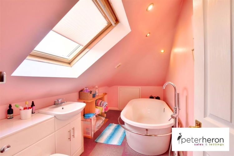 En-Suite Bathroom - Picture 24 of 27