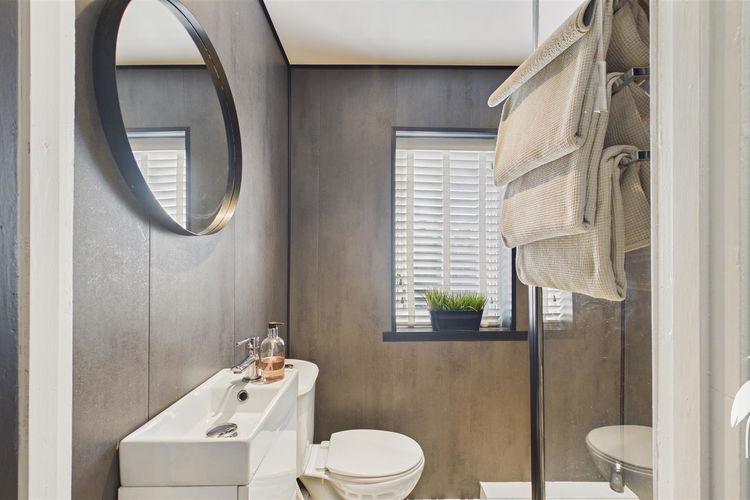 Shower Room - Picture 16 of 30