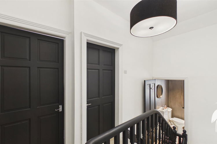 Half Landing - Picture 19 of 30