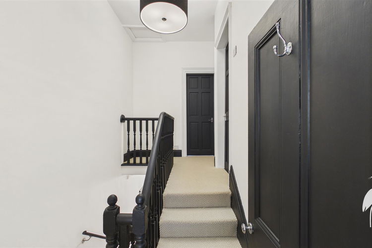 First Floor Landing - Picture 20 of 30