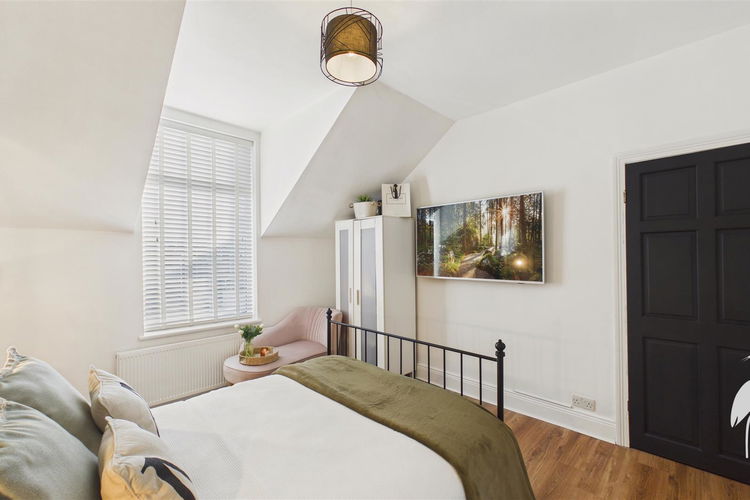 Bedroom 1 - Picture 22 of 30