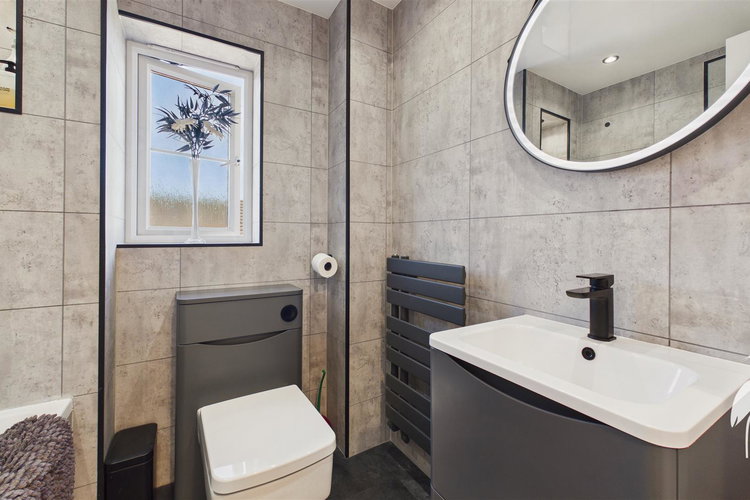Bathroom - Picture 13 of 18