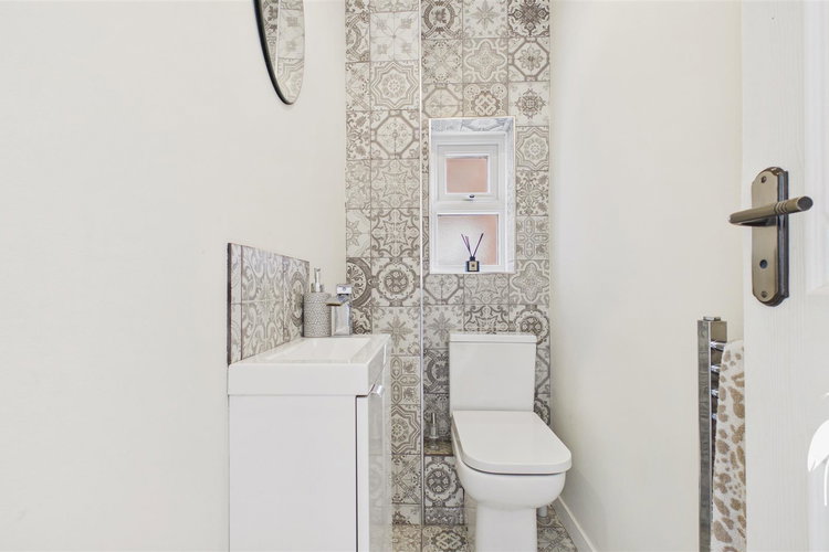Cloakroom/WC - Picture 11 of 27