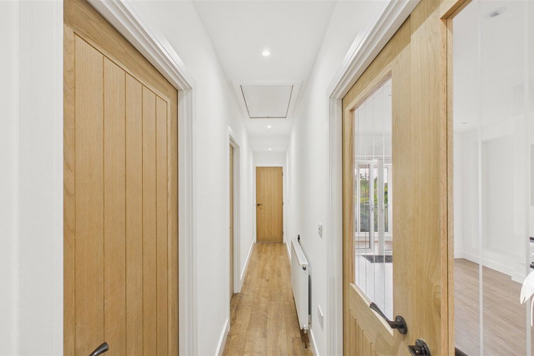 Inner Hall - Picture 17 of 21