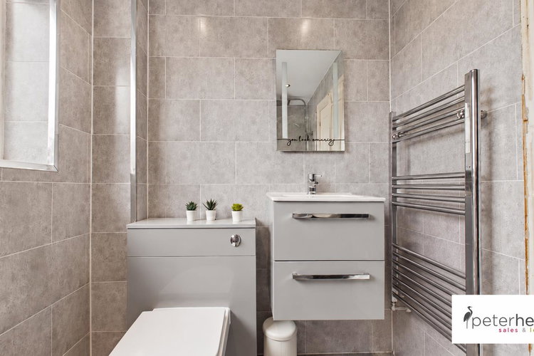 Bathroom - Picture 19 of 21