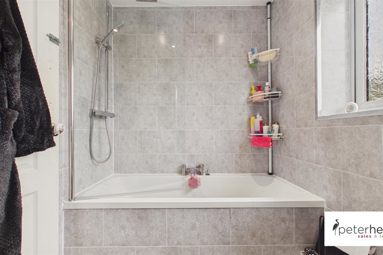 Bathroom - Picture 18 of 21