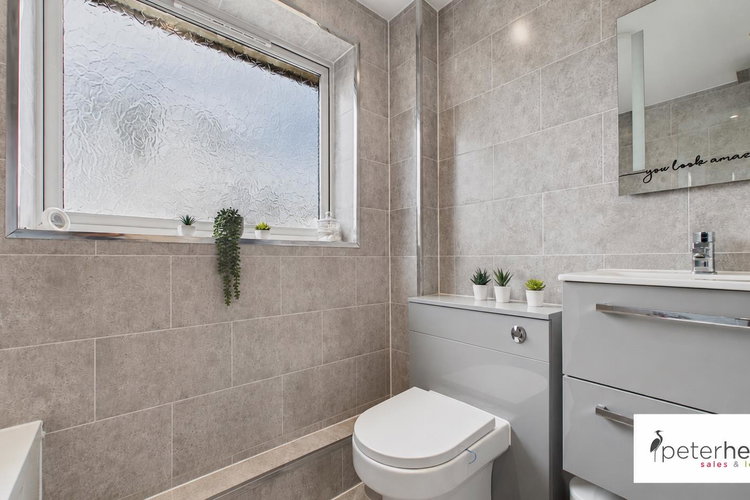 Bathroom - Picture 17 of 21