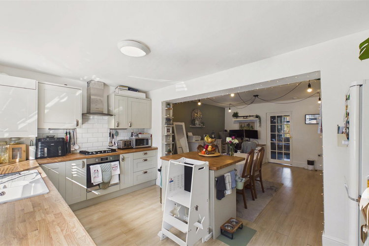 Kitchen - Picture 7 of 22