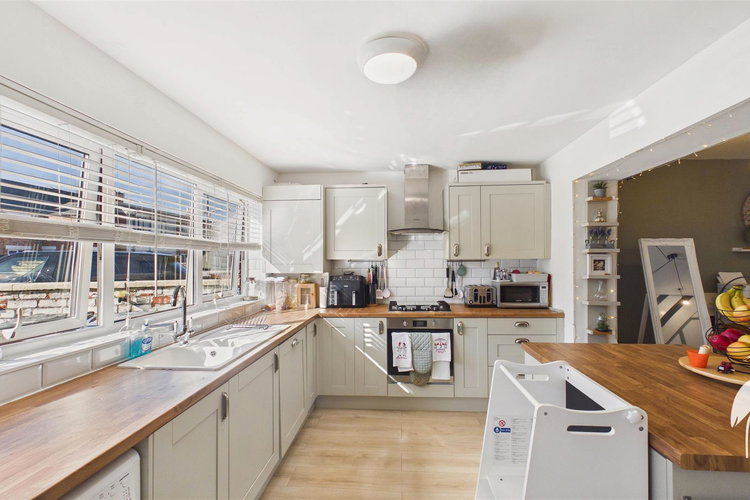 Kitchen - Picture 8 of 22