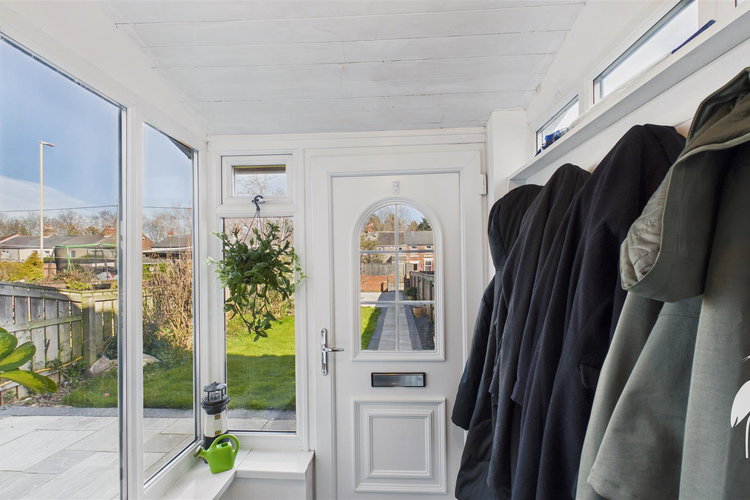 Entrance Porch - Picture 9 of 22