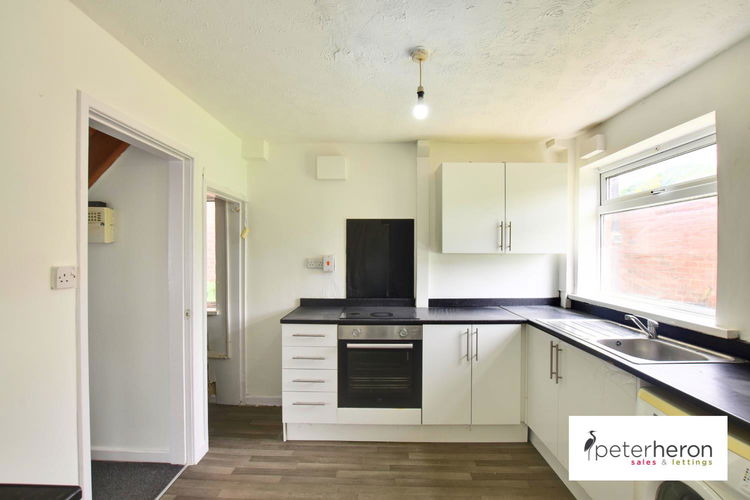 Kitchen - Picture 3 of 11