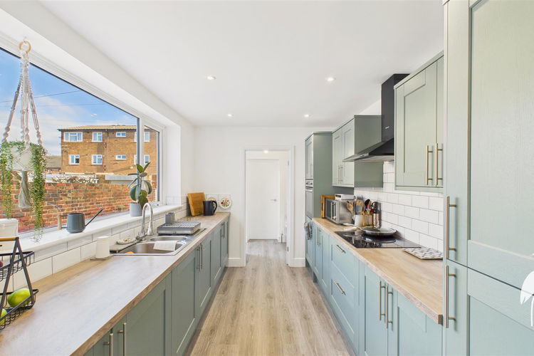 Kitchen - Picture 9 of 23