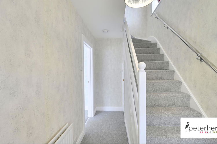 Entrance Hall - Picture 13 of 25