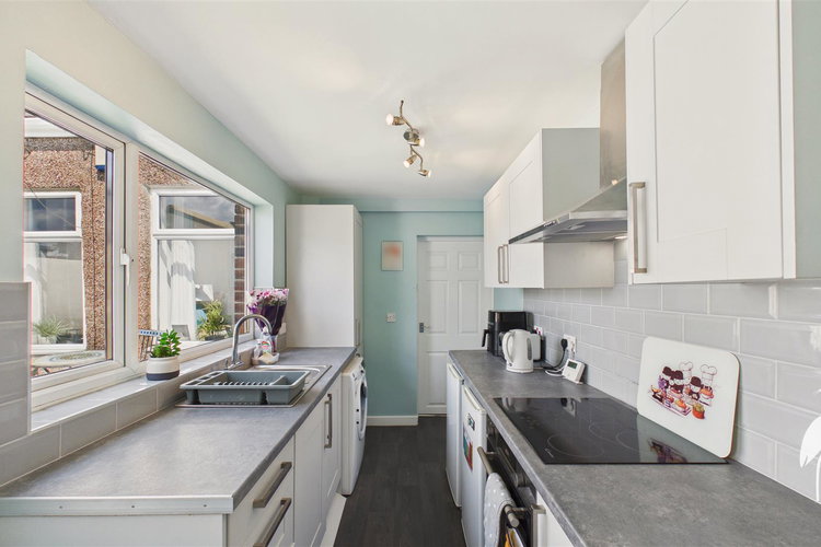 Kitchen - Picture 5 of 15