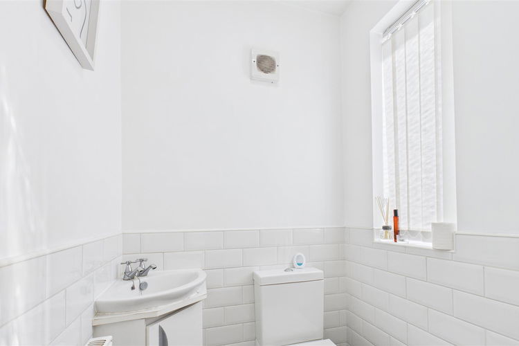 Cloakroom/WC - Picture 7 of 13