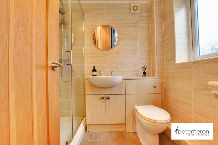 Bathroom - Picture 11 of 20