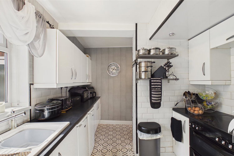 Kitchen - Picture 11 of 28