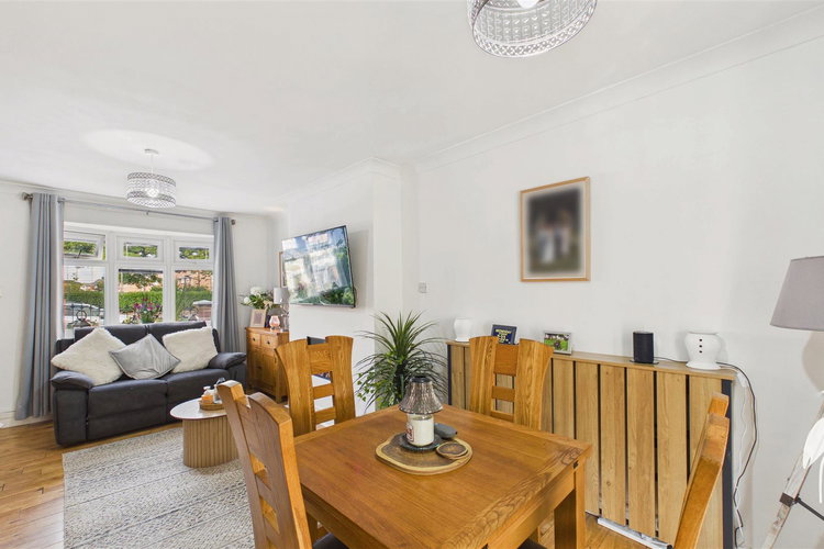 Dining Room - Picture 7 of 28