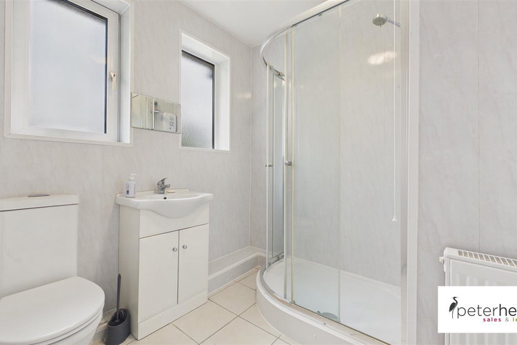 Shower Room - Picture 12 of 14