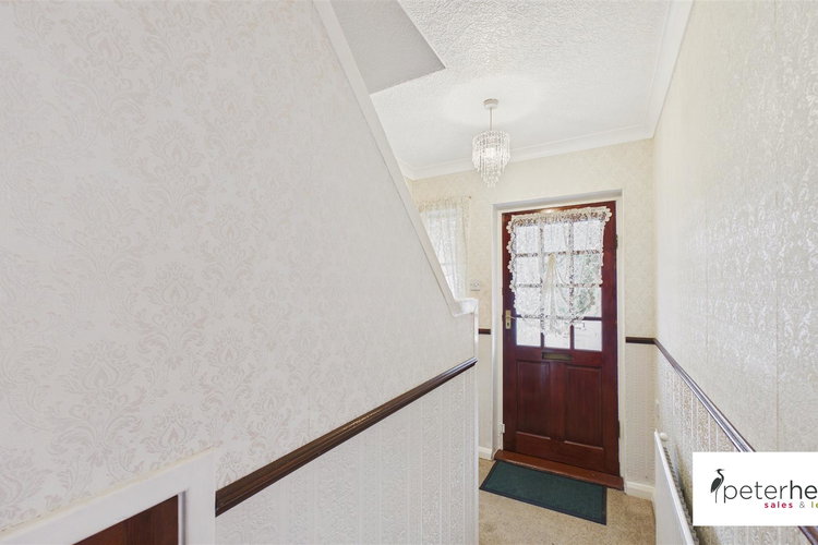 Entrance Hall - Picture 13 of 28