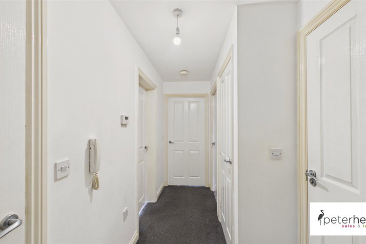 Entrance Hall - Picture 15 of 17