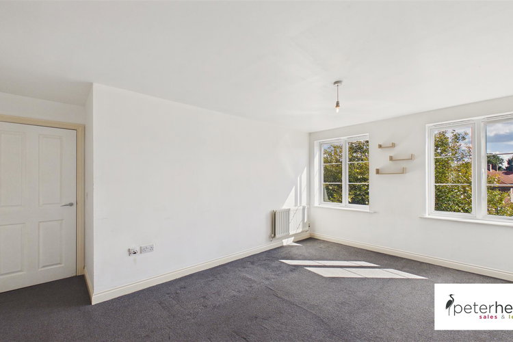 Living Area - Picture 3 of 17