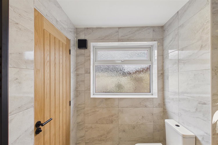 Bathroom - Picture 11 of 21