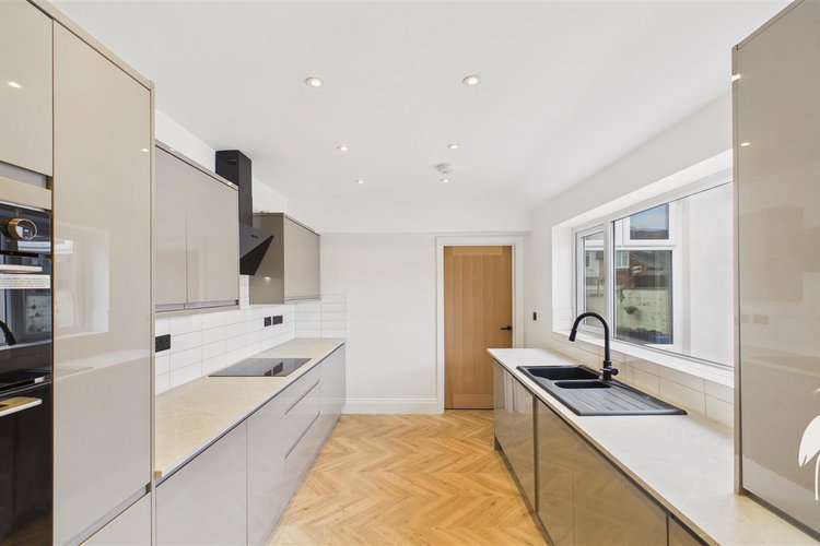 Kitchen - Picture 7 of 21