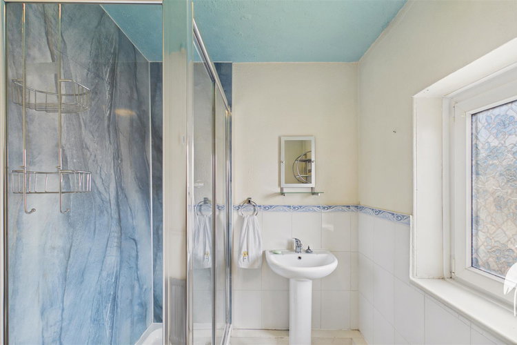 Shower Room - Picture 22 of 30