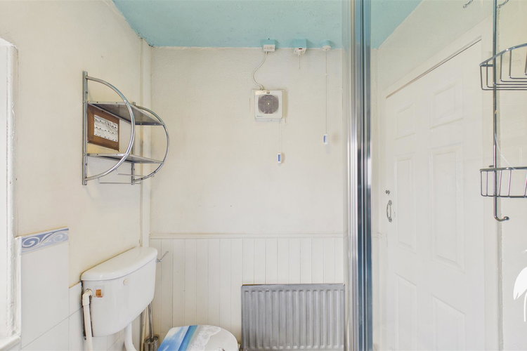 Shower Room - Picture 23 of 30