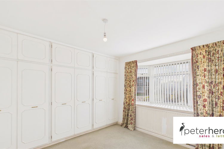 Bedroom 1 - Picture 4 of 11